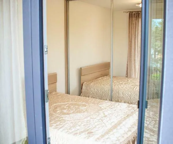 At The Windmil 아파트